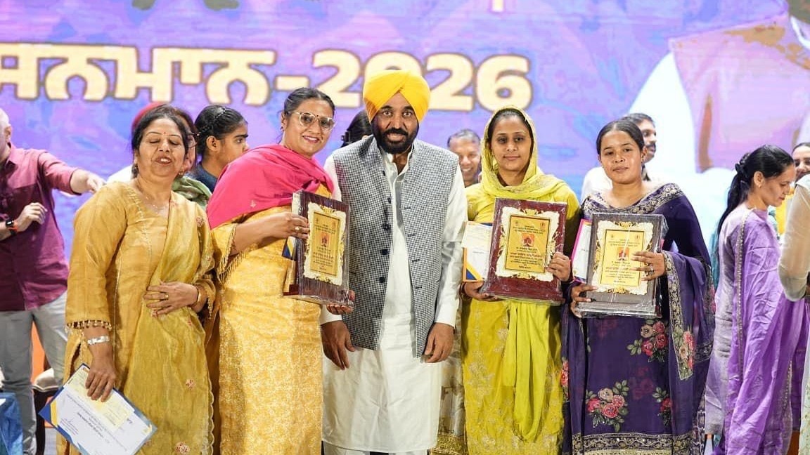 CM भगवंत मान ने महिला उद्यमियों को किया सम्मानित. (photo: ITG)