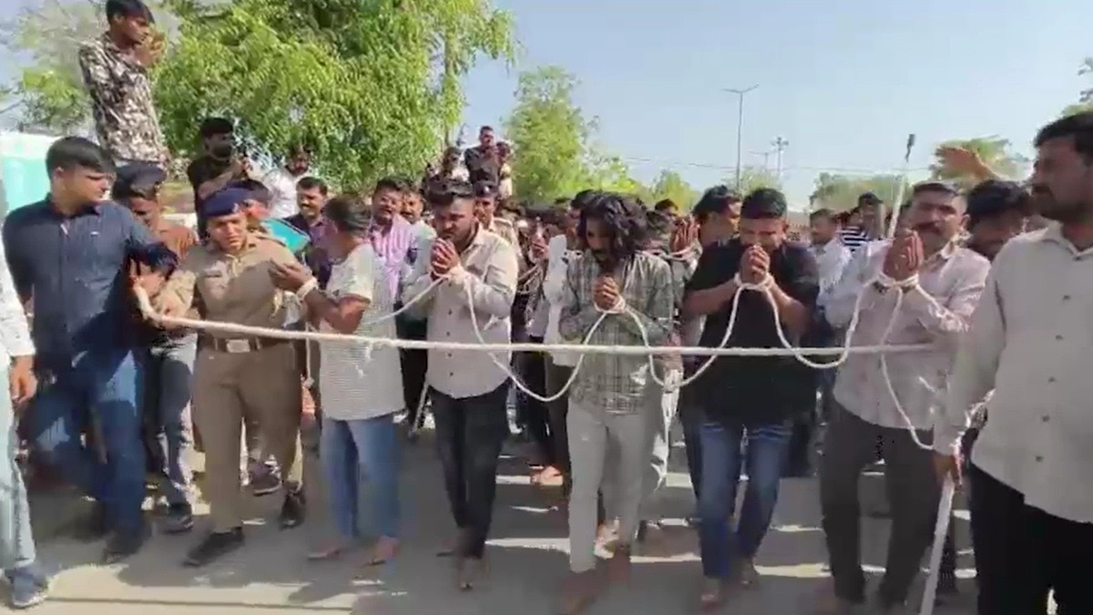 Farmhouse Begged for Forgiveness Amid Police Lathi Charge 