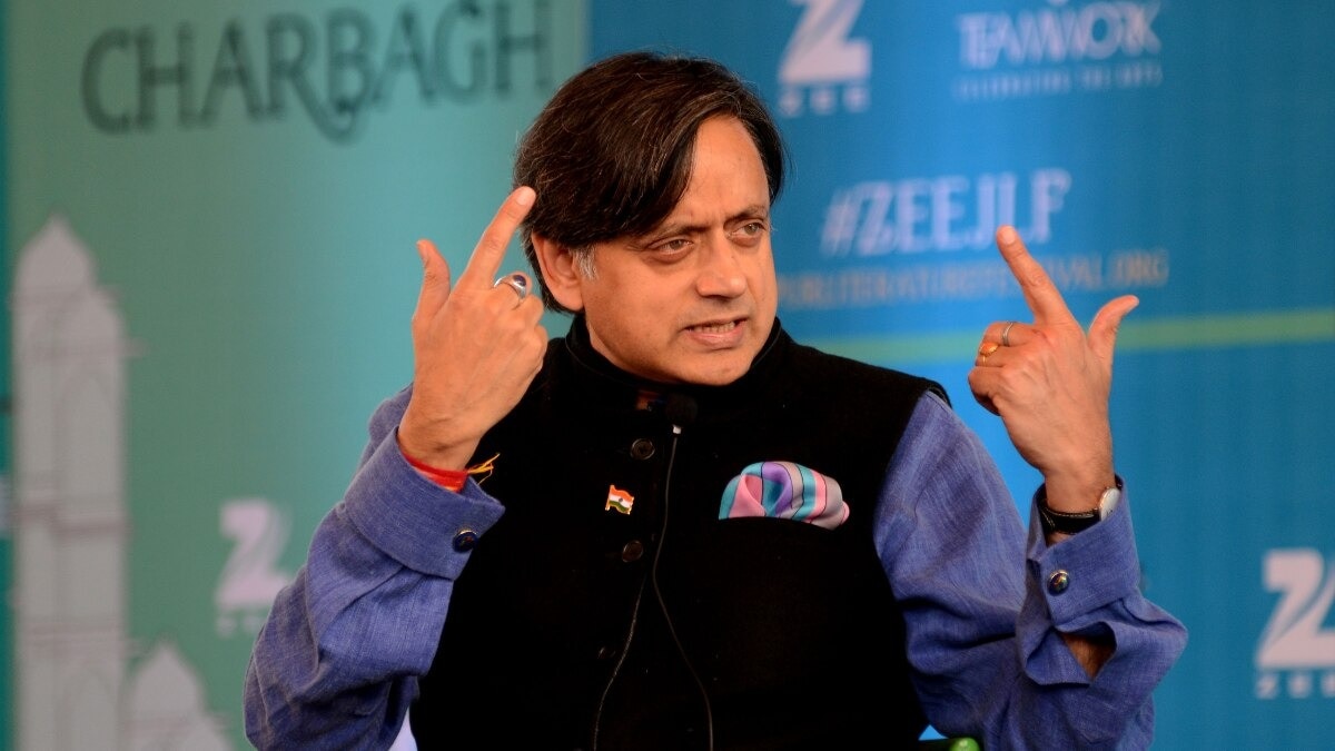 शशि थरूर ने भारत सरकार की चुप्पी का सपोर्ट किया. (Photo: ITG)