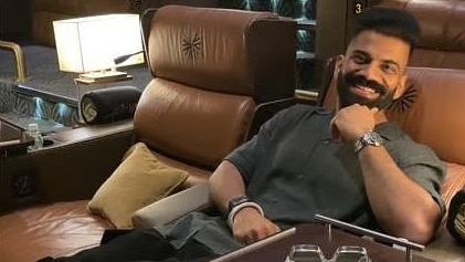 यूट्यूबर ने देखी धुरंधर (PHOTO: Screengrab) 