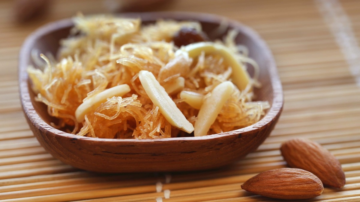 ईद-उल-फितर पर सेवई के अलावा कई तरह की मिठाइयां भी बनाई जाती हैं. (Photo: GettmyImages)