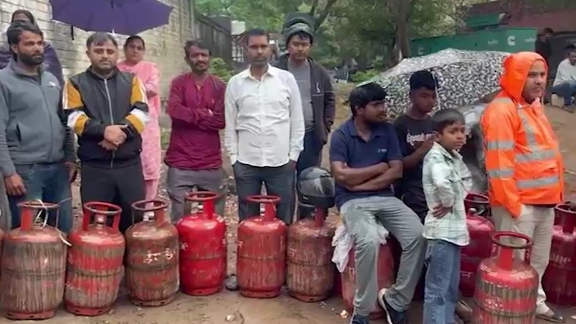 चंडीगढ़ में एलपीजी गैस के लिए लगी लंबी लाइन. (Photo: ITG)