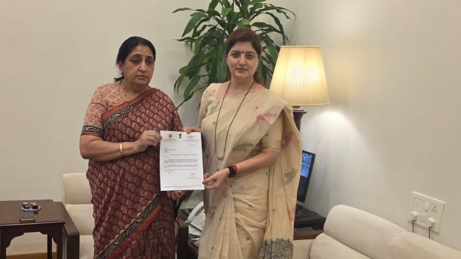 Rupali Chakankar resigns as Chairperson of Maharashtra State Commission for Women over alleged links with ‘spiritual leader’ scandal.