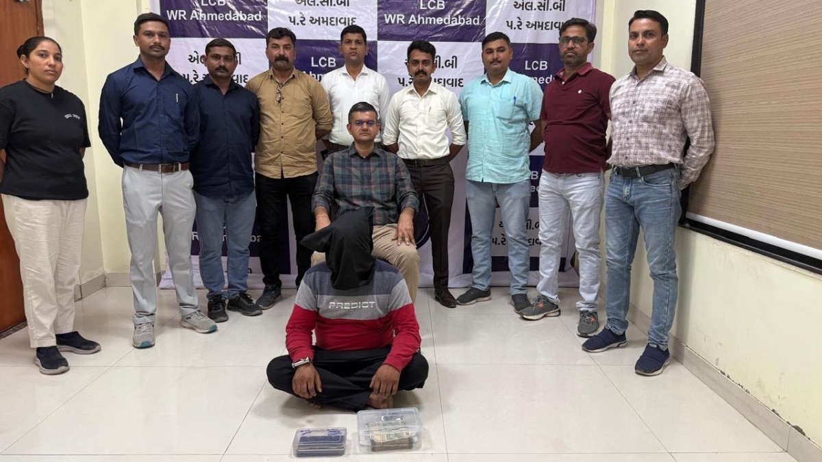 ट्रेन में चोरी करने वाला आरोपी गिरफ्तार (Photo: ITG)