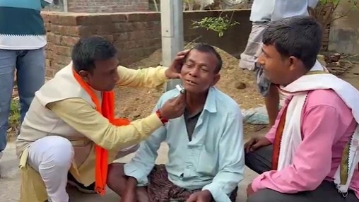 अलग अंदाज में मतदाताओं को लुभाने की कोशिश.(Photo: Screengrab)