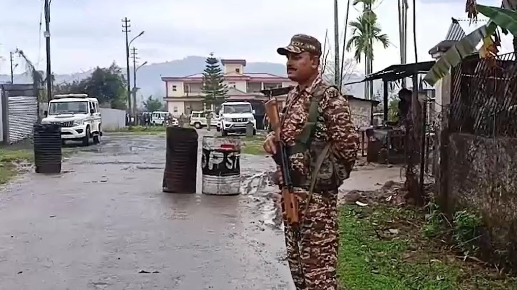 असम पुलिस कमांडो कैंप पर हमले के बाद इलाके में बढ़ाई सुरक्षा. (Photo: ITG)