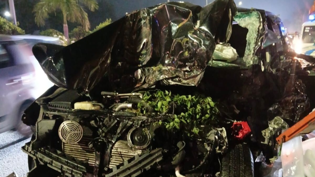 हैदराबाद में भीषण हादसा, तेज रफ्तार कार ट्रक में घुसी, एक की मौत