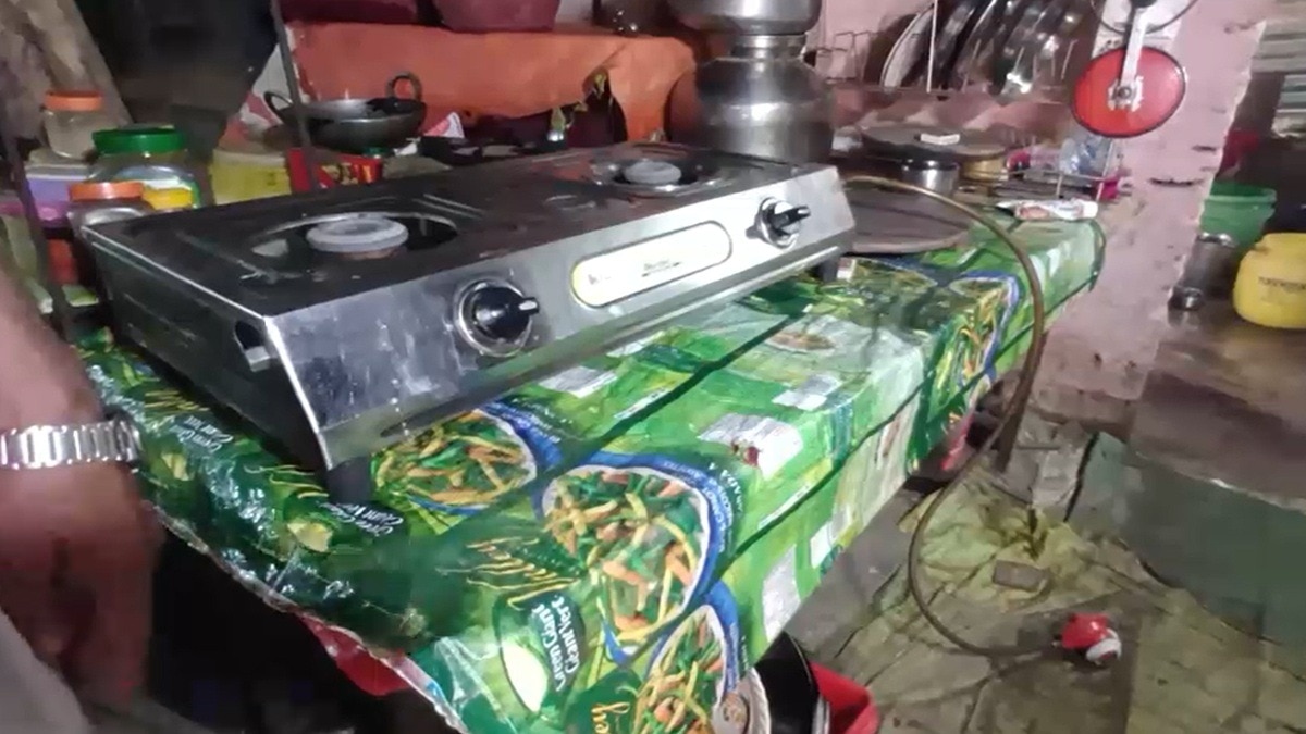 Thieves Make Off with a Gas Cylinder, Leaving Behind Gold and Silver