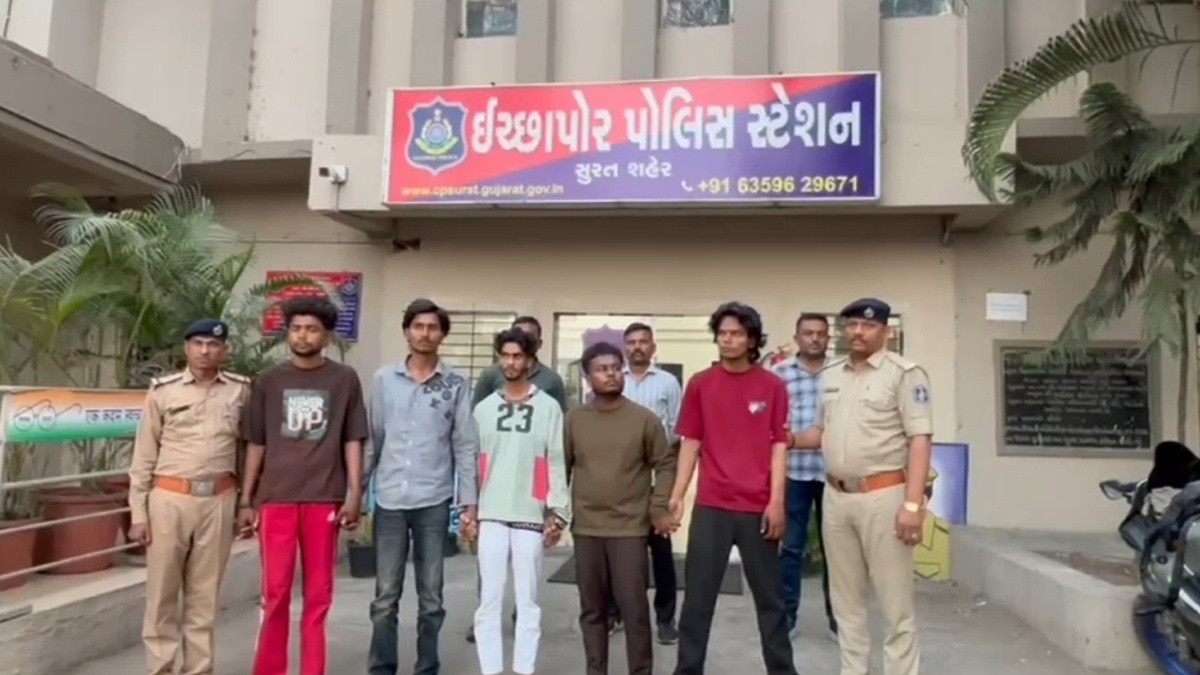 आधार कार्ड में एडिटिंग से साजिद बना 'अभिषेक', होटल में ले जाकर किया रेप