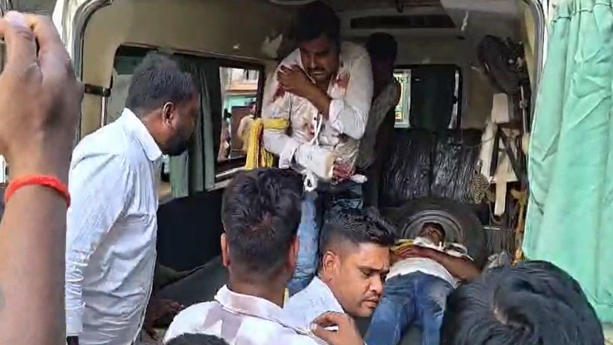 आरा में दिनदहाड़े फायरिंग (Photo: Screengrab)