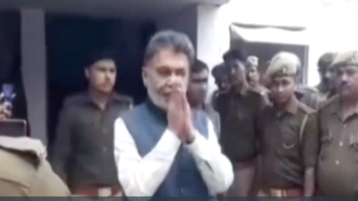 Kamlesh Pathak Auraiya Sentence