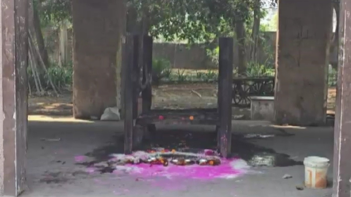 श्मशान से गायब हो गई बेटे की अस्थियां, किसी और ने कर दिया विसर्जन (Photo: itg)