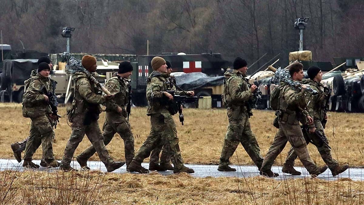 ये हैं अमेरिकी सेना के 82वीं एयरबॉर्न डिविजन के पैराट्रूपर्स जो तेज हमले के लिए फेमस हैं. (Photo: Reuters)