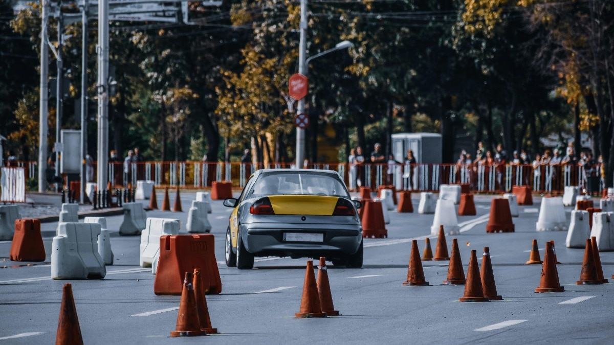 ड्राइविंग टेस्ट के लिए 139 प्रयास में पास की थ्योरी परीक्षा (Photo - Pexels)