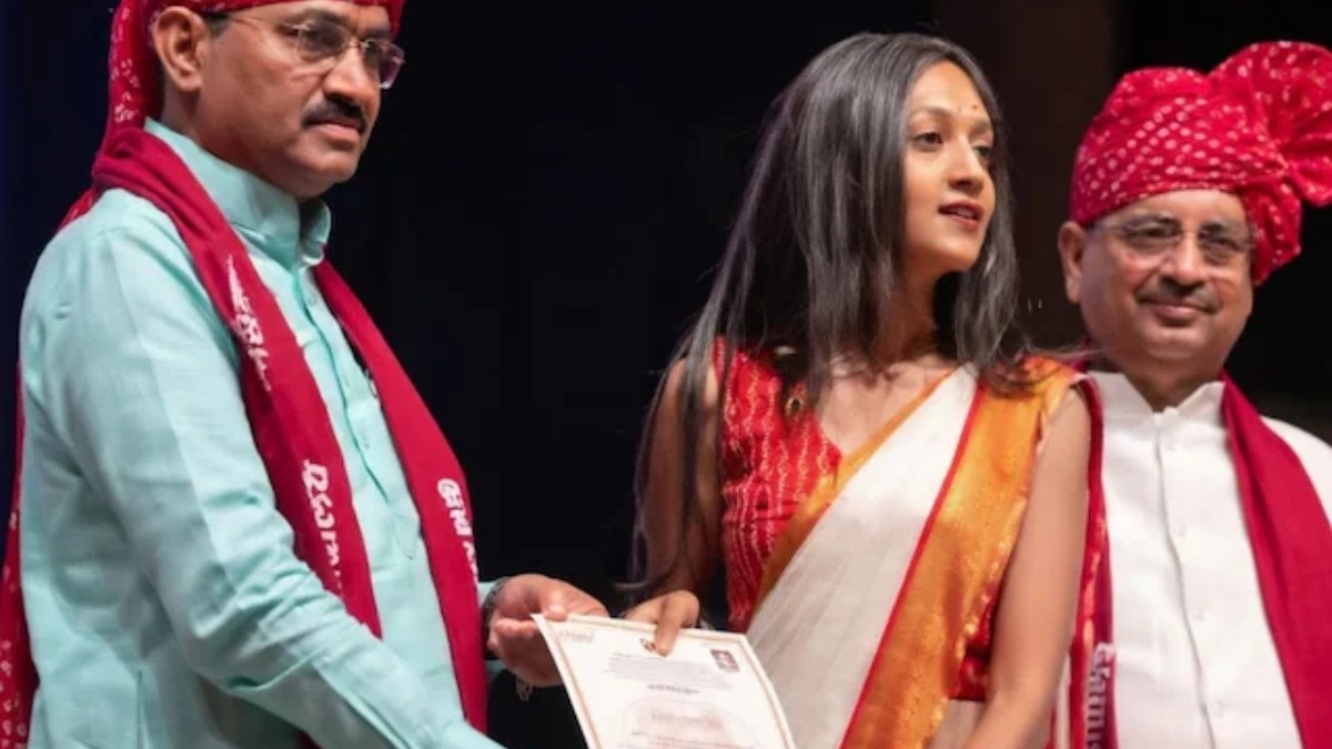 हरिदेव जोशी यूनिवर्सिटी में छात्रा के बयान से मचा बवाल (Photo: ITG)