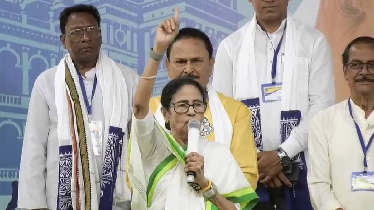 ममता बनर्जी ने TMC कार्यकर्ताओं को दिया 'फ्री लीगल हेल्प' का आदेश (Photo-ITG)