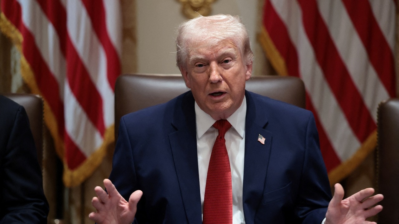 'ईरान ने हमें गिफ्ट किए 10 तेल टैंकर, सब पर पाकिस्तानी झंडा', ट्रंप का दावा