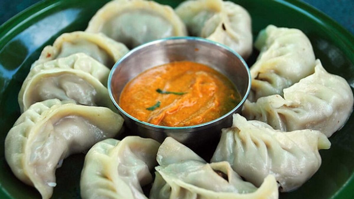 मोमोज बेचने वाले पर एक्शन. (Photo: Representational)