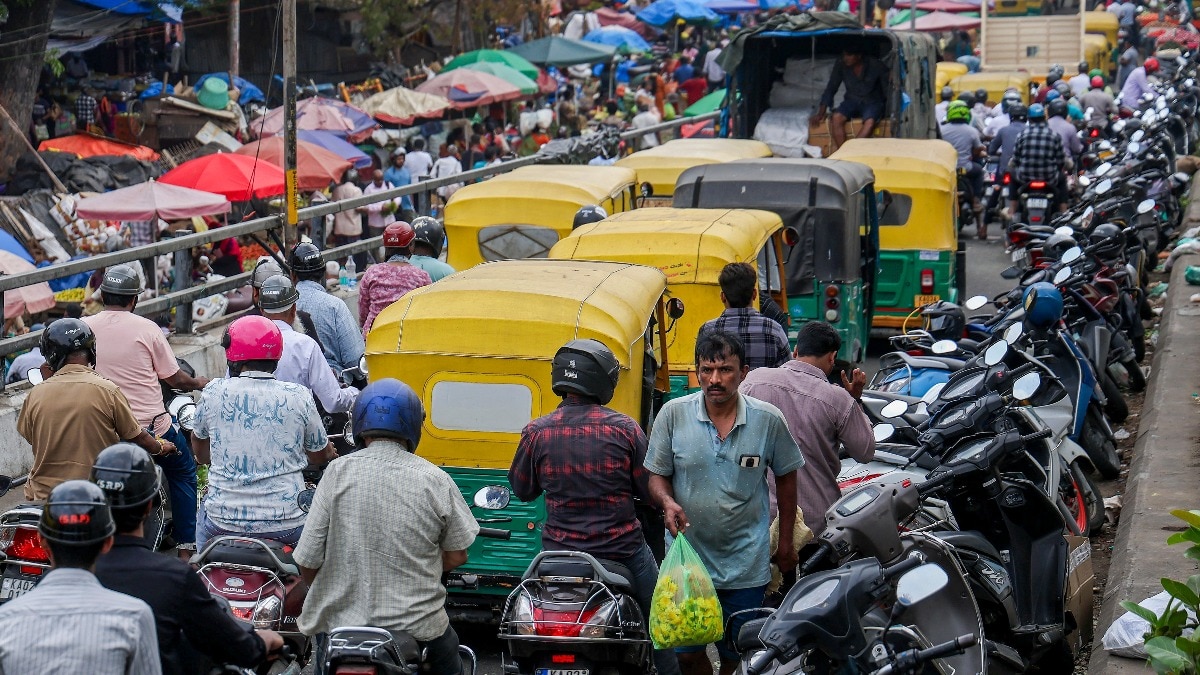  इस पोस्ट के बाद लोगों ने भी अपने लंबे सफर और ट्रैफिक की परेशानियां शेयर की. ( Photo: Pexels)