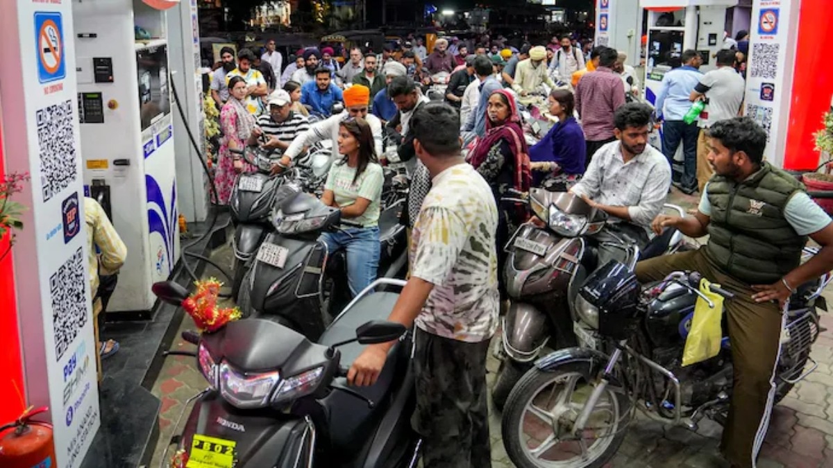 लॉकडाउन की खबरों का सरकार ने किया खंडन (Photo: PTI)