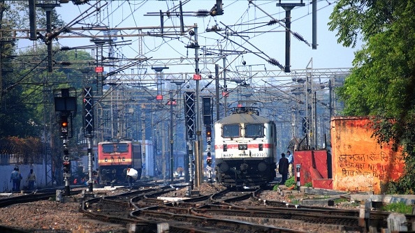 पंजाब का अनोखा रेलवे स्टेशन, जहां साल में सिर्फ 2 बार रुकती है ट्रेन