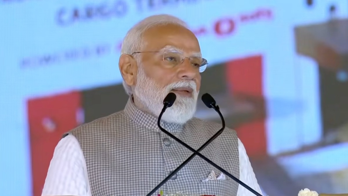 नोएडा से पीएम मोदी का बड़ा संदेश - पुराने दौर पर तंज, नए भारत की उड़ान का ऐलान (Photo: ITG)