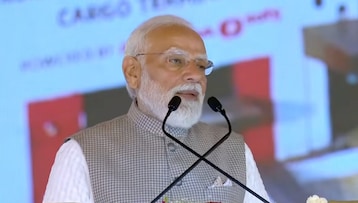 नोएडा से पीएम मोदी का बड़ा संदेश - पुराने दौर पर तंज, नए भारत की उड़ान का ऐलान (Photo: ITG) नोएडा से पीएम मोदी का बड़ा संदेश - पुराने दौर पर तंज, नए भारत की उड़ान का ऐलान (Photo: ITG)