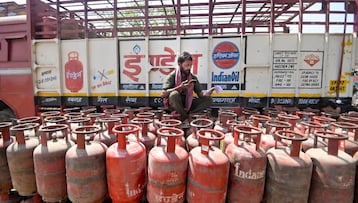 3–4 दिनों से स्टॉक नहीं आया है.(Photo: File/ITG) 3–4 दिनों से स्टॉक नहीं आया है.(Photo: File/ITG)