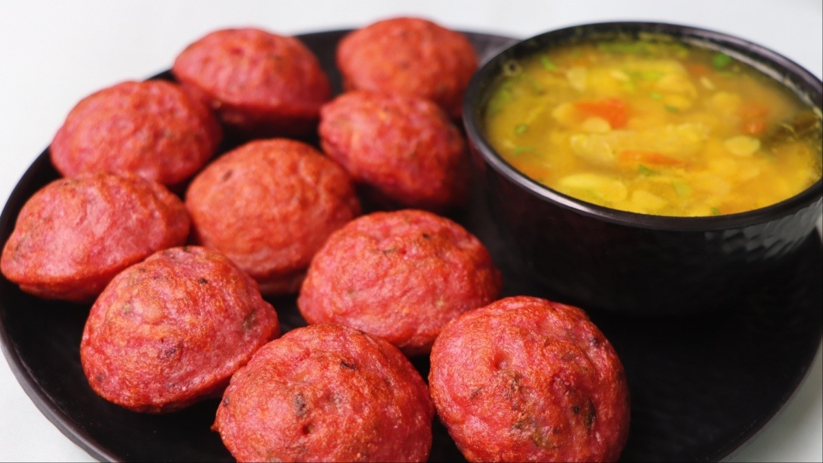 नाश्ते में बनाएं चुकंदर-पनीर के ये क्रिस्पी अप्पे, स्वाद और सेहत का अनोखा संगम (Photo- Adobe stock)