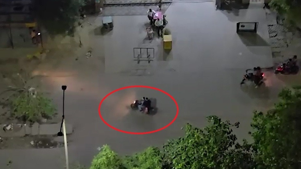 वीडियो वायरल.(Photo: Screengrab)