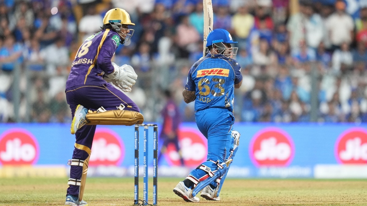 मुंबई इंडियंस के पहले मैच में सूर्यकुमार यादव बड़ी पारी नहीं खेल पाए. (Photo, AP)