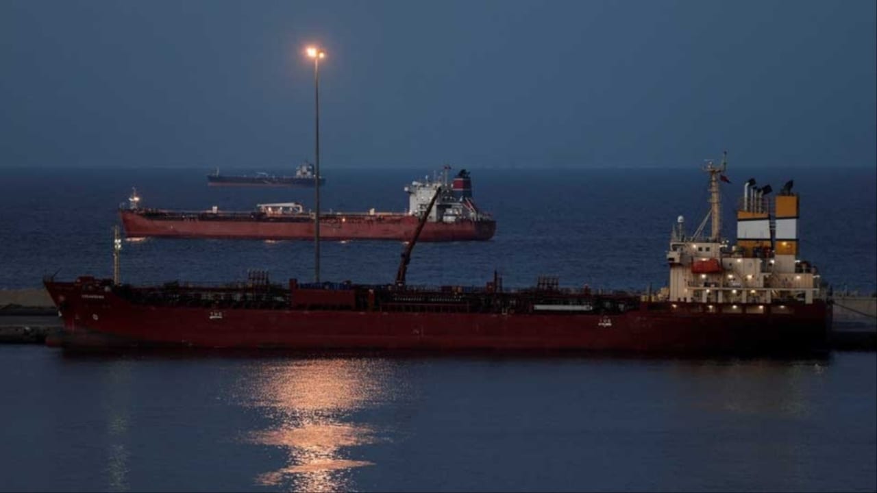 यू-टर्न लेने वाले चीनी जहाजों ने पार किया होर्मुज! ईरान के एक कदम से बढ़ी हलचल