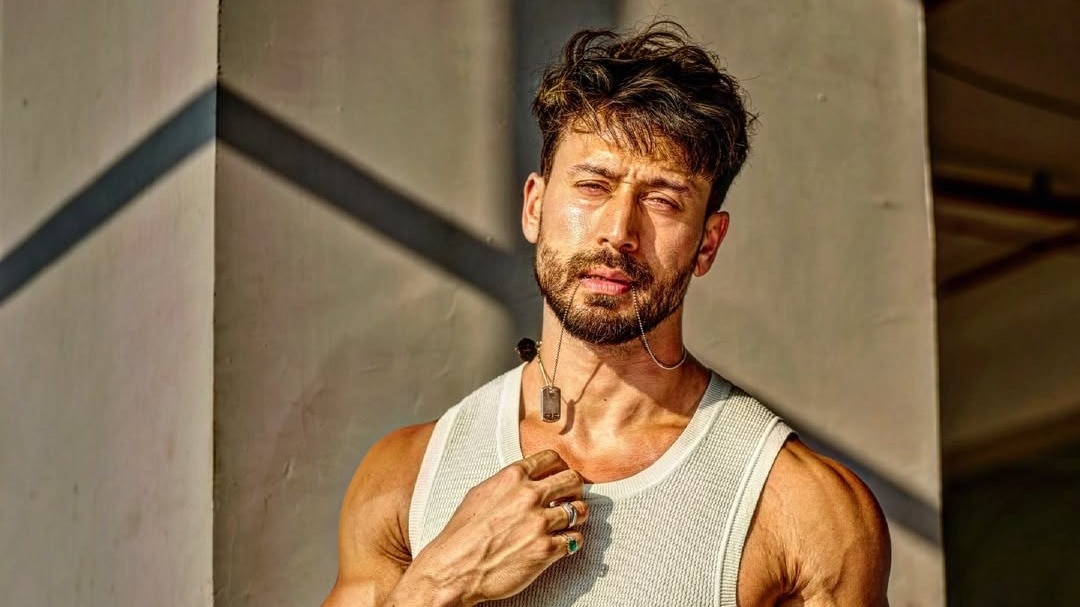 बॉलीवुड का एक्शन हीरो, फ्लाइट में बैठने से पहले लगता है डर, कंट्रोल में नहीं रहता तन-मन