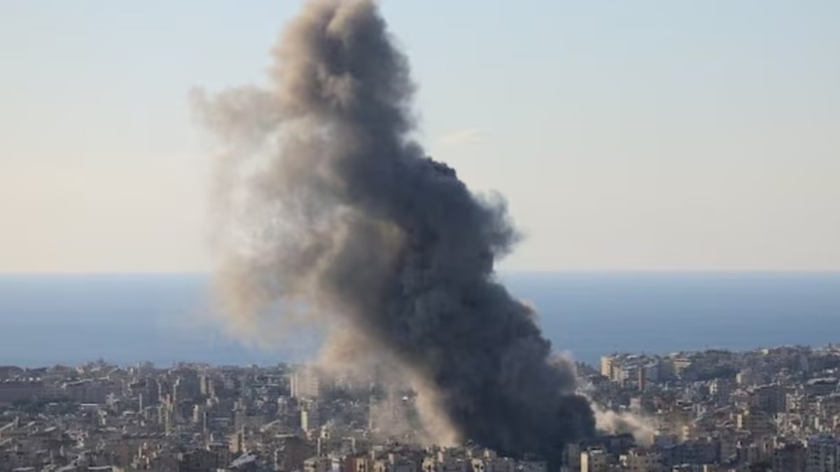 जंग से ईरान की अर्थव्यवस्था को बड़ा धक्का, सीजफायर के बाद बगावत कर सकती है जनता