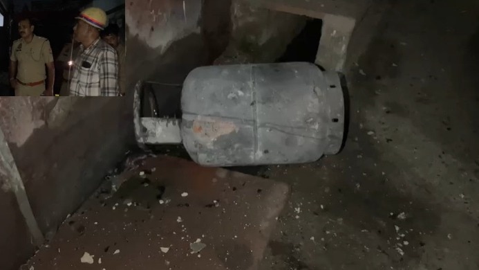 अलीगढ़ में सिलेंडर ब्लास्ट के बाद का मंजर (Photo- Screengrab)