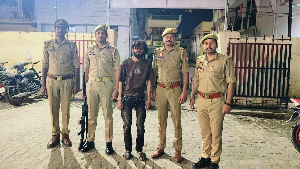 Accused Rishabh Thakur in the custody of the Bareilly Police (Photo: ITG)