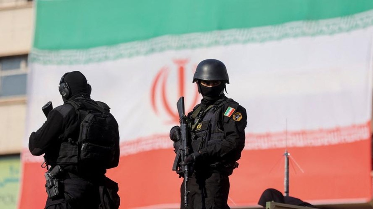 युद्धकाल में ईरान ने आंतरिक सुरक्षा को लेकर कड़ा कदम उठाते हुए जासूसी करने वालों को मौत की सजा का प्रावधान किया. (Photo: Reuters)