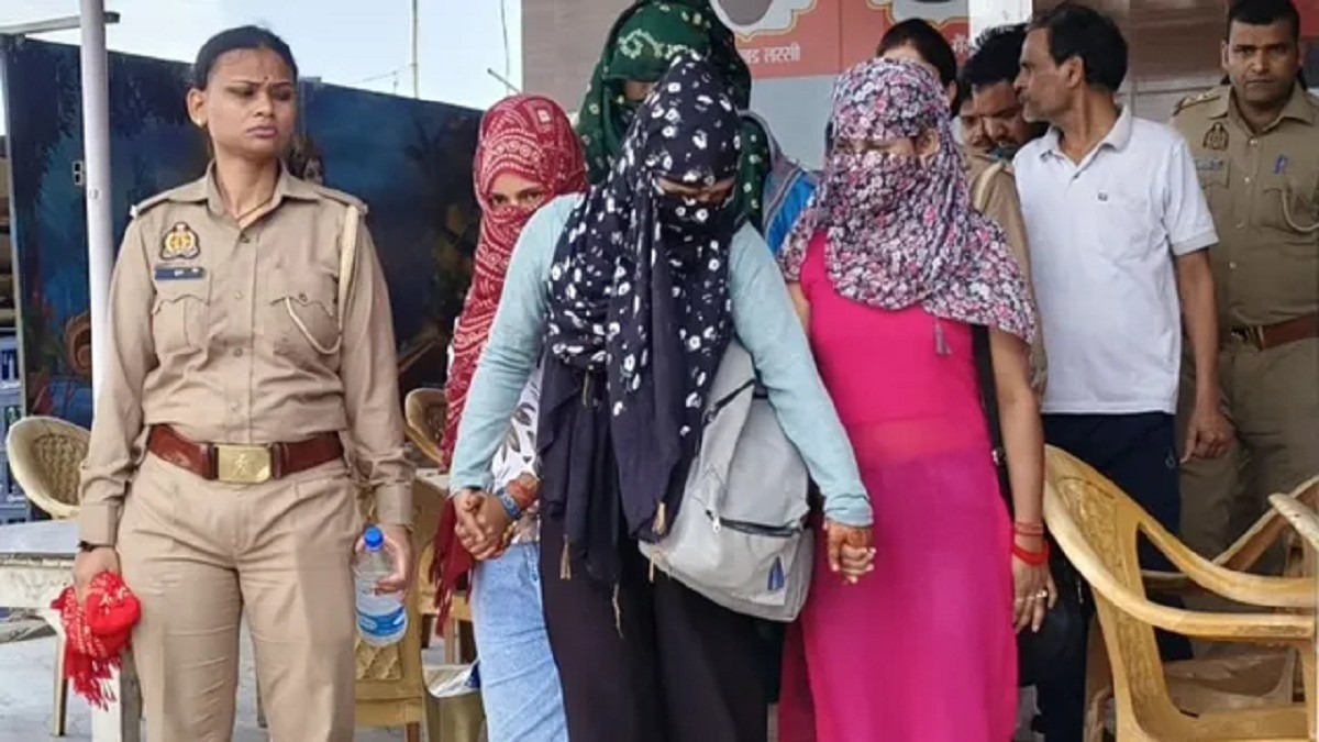 हाईवे किनारे स्थित ‘चोटी वाला ढाबा’ पर छापे मारे गए. Photo ITG