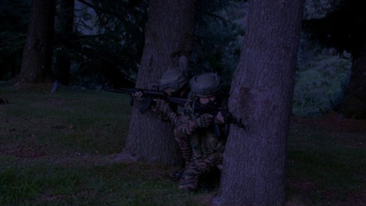 जम्मू-कश्मीर के गांदरबल में मुठभेड़, एक आतंकी ढेर, दो अब भी घेरे में