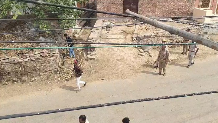 सड़क पर मचा एक घंटे तक हाहाकार.(Photo: Screengrab)