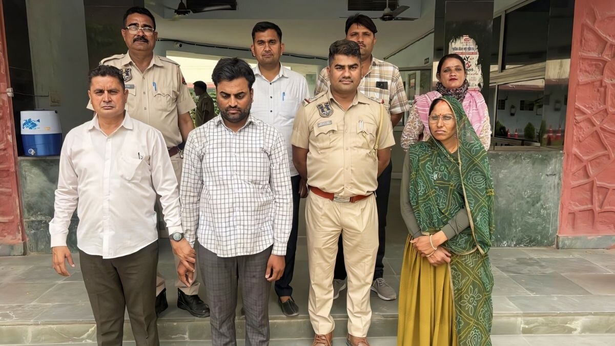 किचन के मसालों में छुपाए थे 50 लाख... रिटायर्ड डॉक्टर के नौकर ने कर दिए पार!