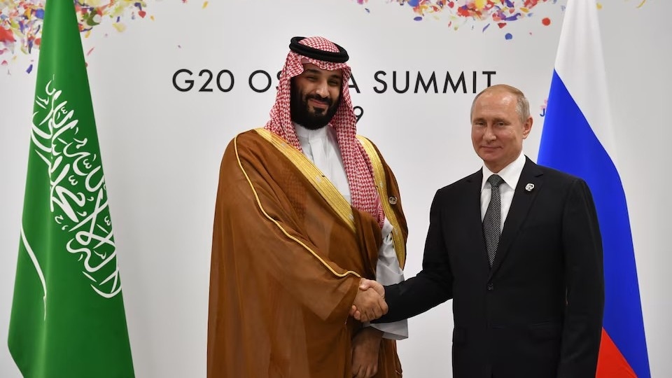 अमेरिका से दूरी, रूस के करीब सऊदी! ट्रंप से बैर के बाद पुतिन की शरण में पहुंचे MBS