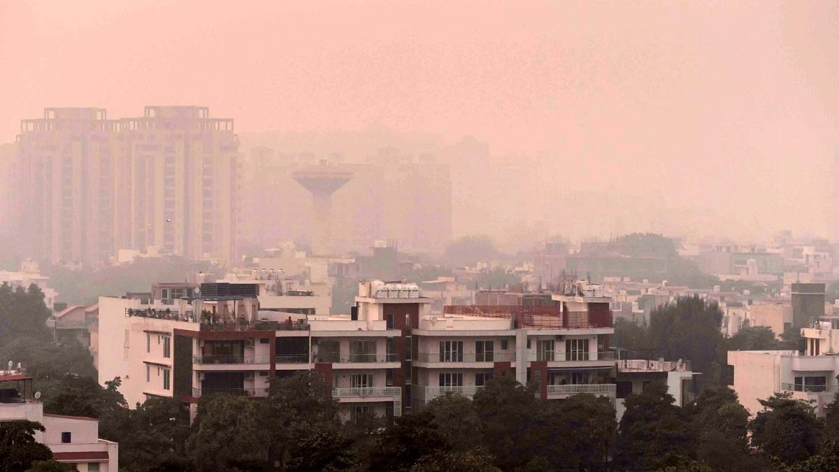 मार्च-अप्रैल में कई बार धूल भरी आंधी का सामना करना पड़ा है दिल्ली-NCR को. ये असल में रेगिस्तान की धूल है. (File Photo: Getty)