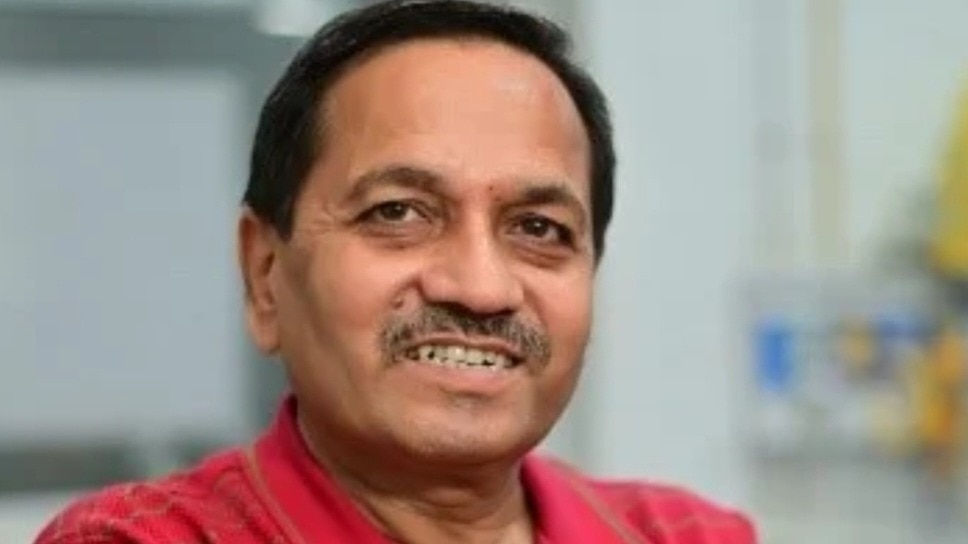 'डॉक्टर ने केबिन में बुलाया, दरवाजा लॉक किया, फिर जांच के बहाने...'