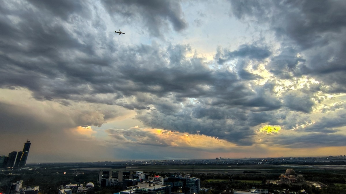 गर्मी के बीच दिल्ली में मौसम हुआ सुहाना (Photo: PTI)