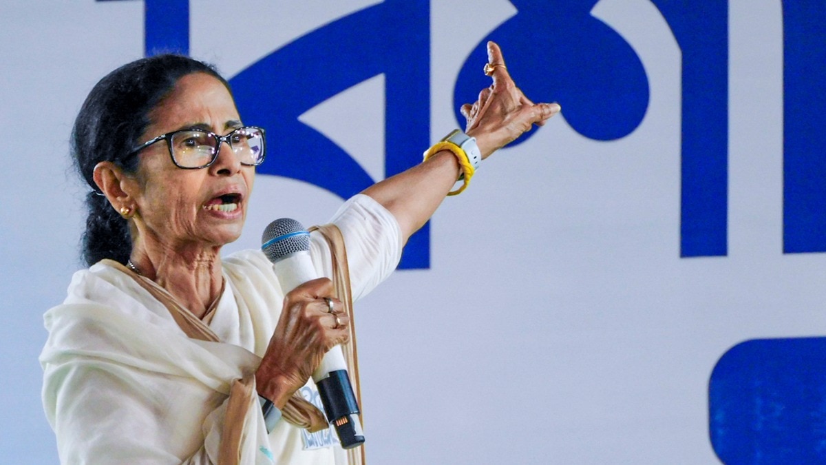 चुनाव आयोग ने डीजीपी को दो-तीन दिनों में रिपोर्ट देने को कहा है (Photo: PTI)