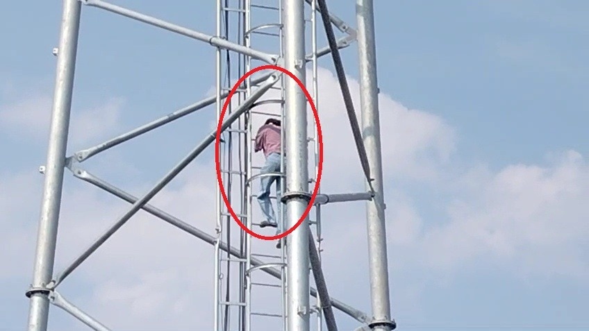 पुलिस ने संभाली स्थिति.(Photo: Vivek Singh Thakur/ITG)