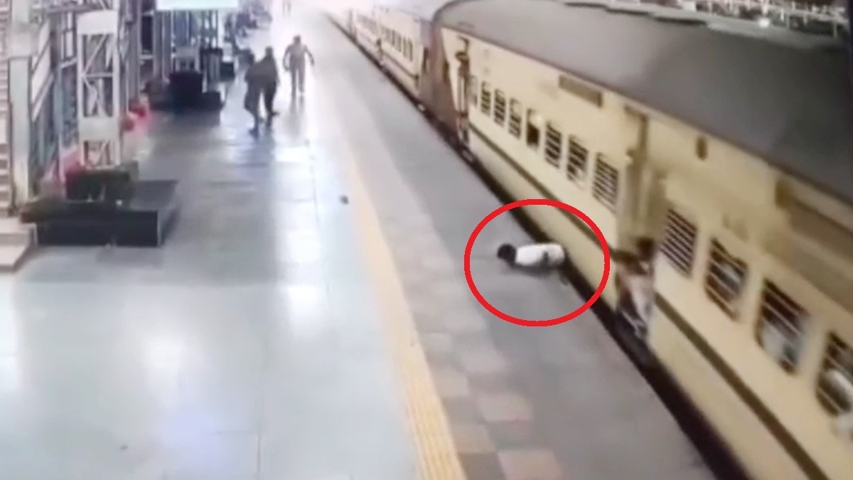 Bhopal Railway Station Train Accident Video
