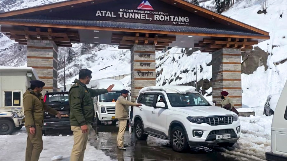 हिमाचल प्रदेश के 5 जिलों में ओलावृष्टि और आंधी का ओरेन्ज अलर्ट (Photo-PTI)