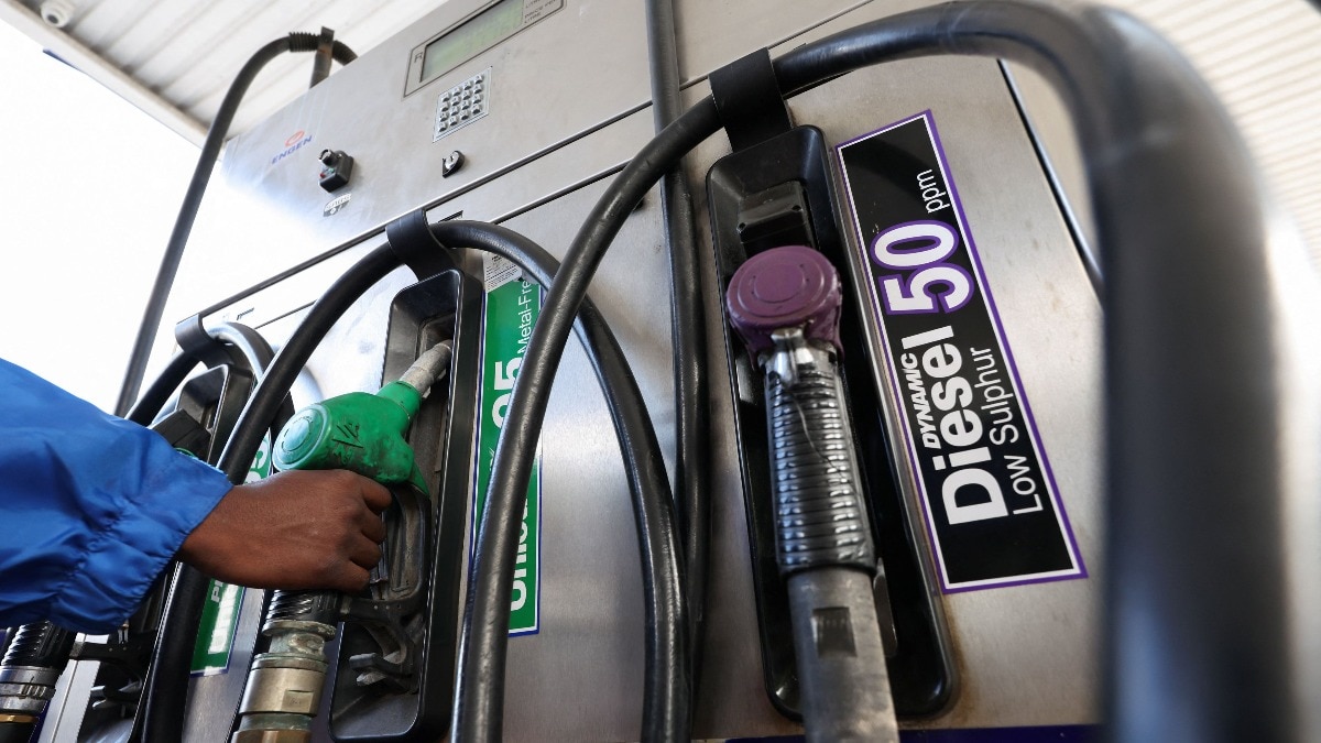 ईरान में तो है तेल का भंडार, वहां कितने रुपये लीटर है पेट्रोल?